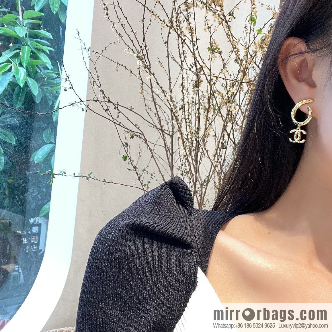 New ☑️ CHANEL Chanel gold double c stud earrings