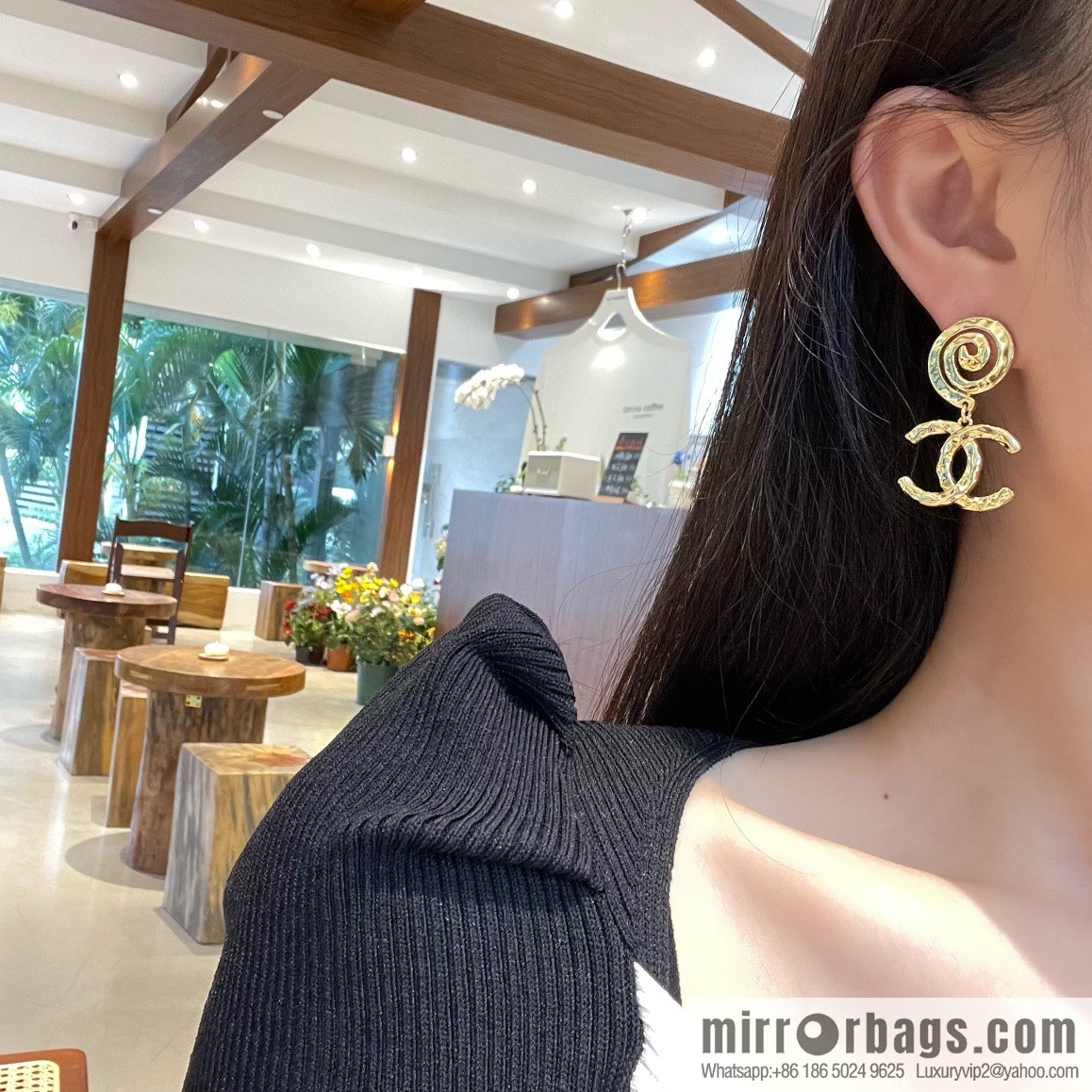 New ☑️ CHANEL Chanel gold double c stud earrings