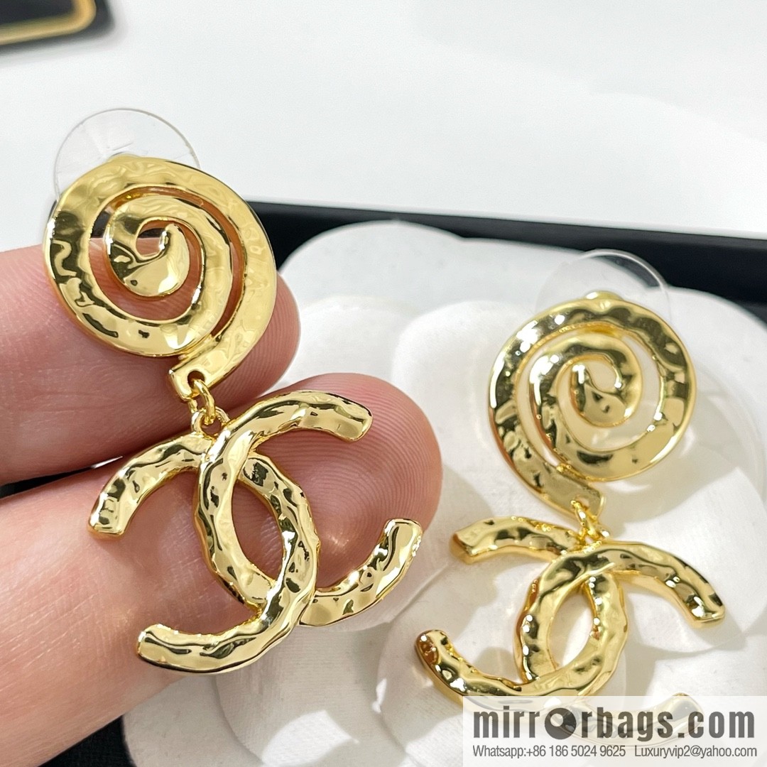 New ☑️ CHANEL Chanel gold double c stud earrings