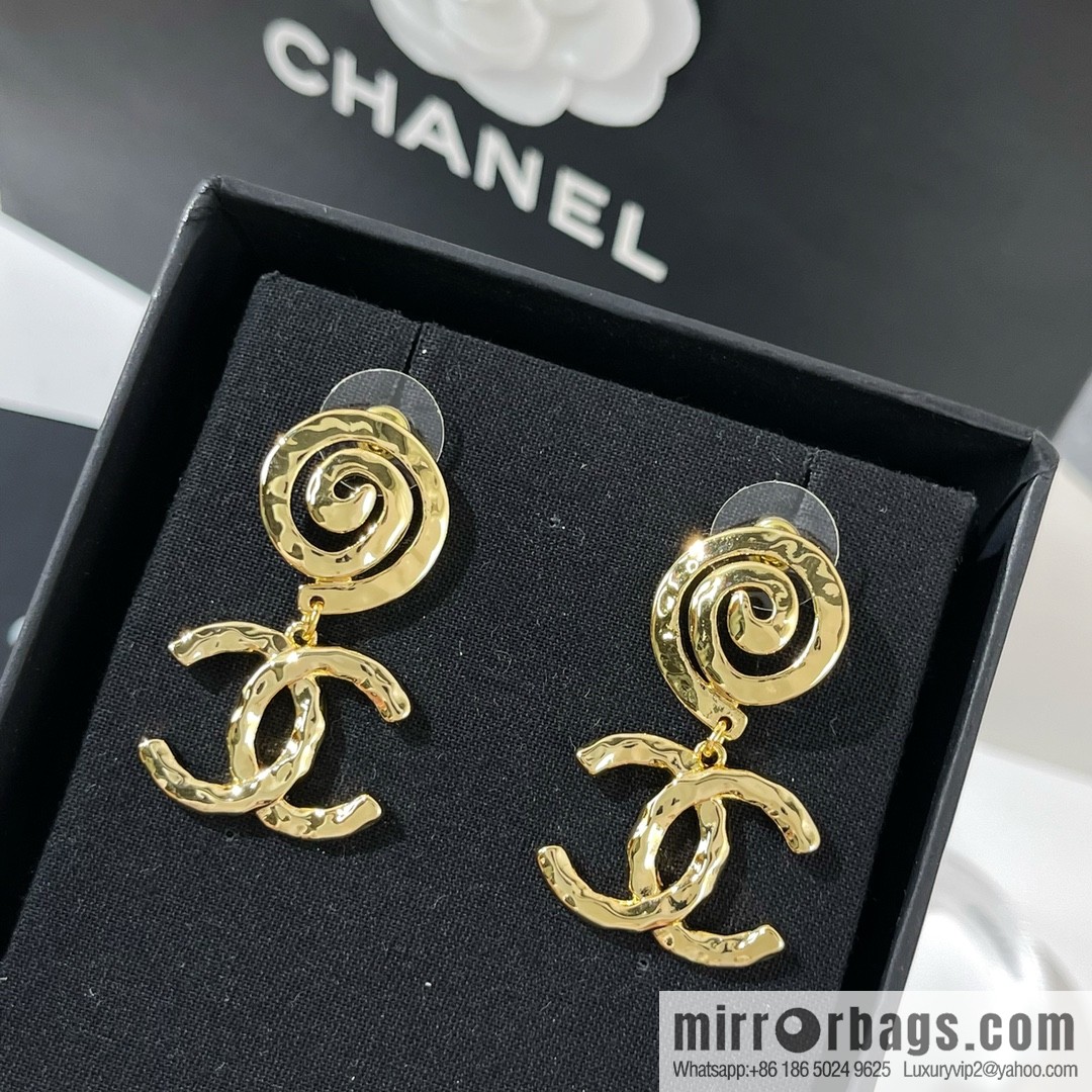 New ☑️ CHANEL Chanel gold double c stud earrings