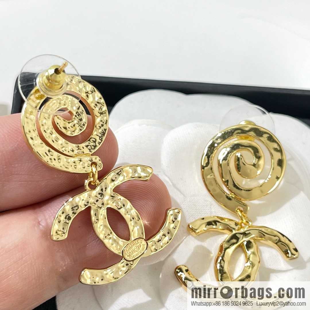 New ☑️ CHANEL Chanel gold double c stud earrings