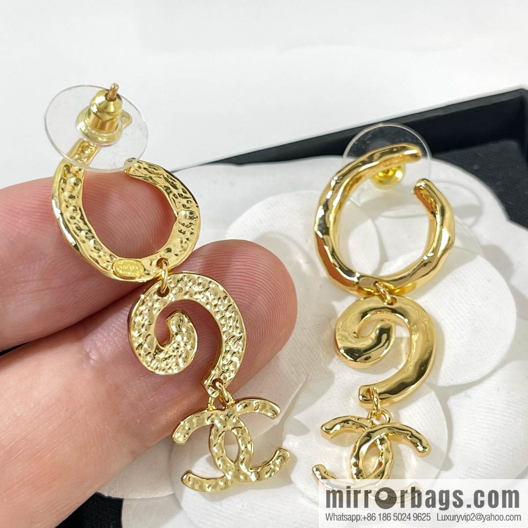 New ☑️ CHANEL Chanel gold double c stud earrings
