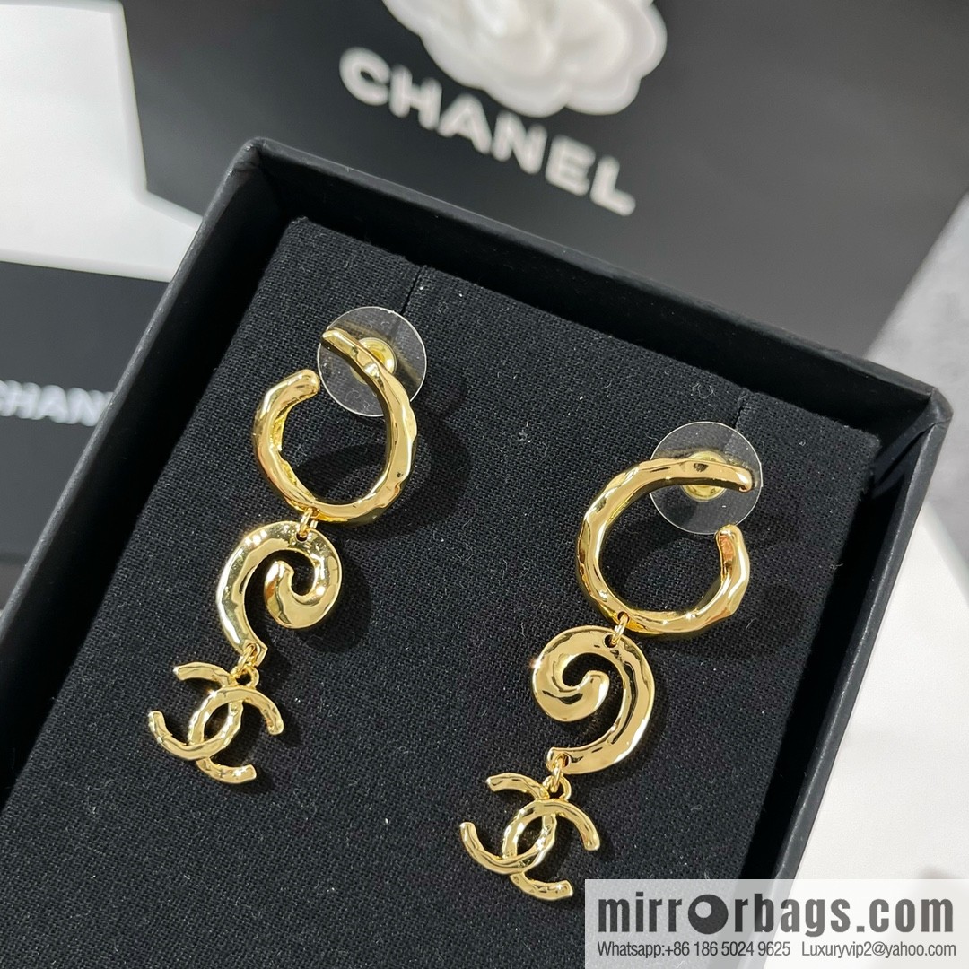New ☑️ CHANEL Chanel gold double c stud earrings