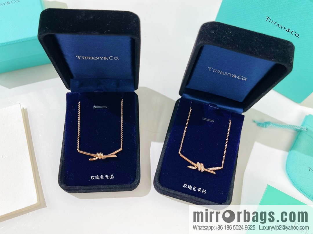 New ☑️ Tiffany & Co. Tiffany knot necklace