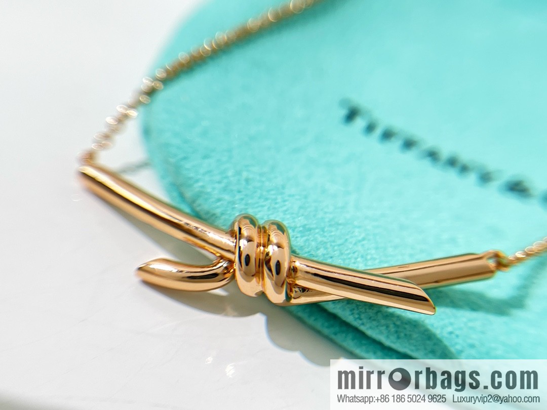 New ☑️ Tiffany & Co. Tiffany knot necklace