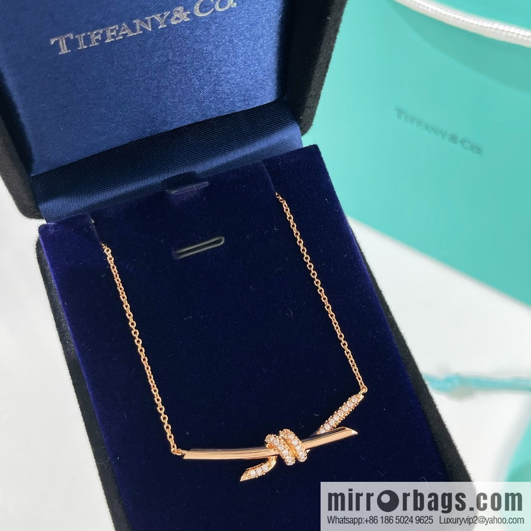 New ☑️ Tiffany & Co. Tiffany knot necklace