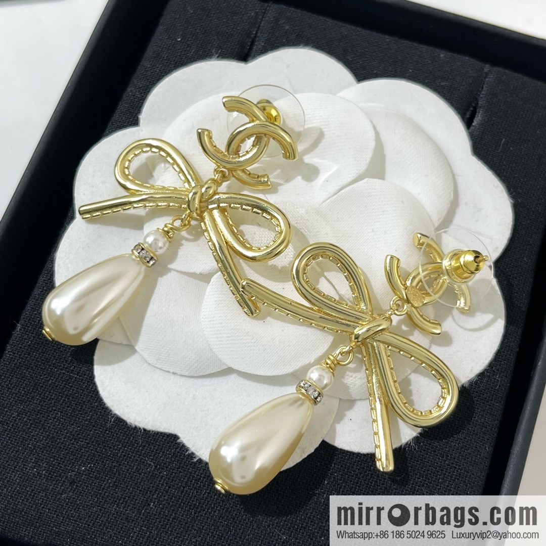 New ☑️ CHANEL Chanel double c bow, pearl, stud earrings