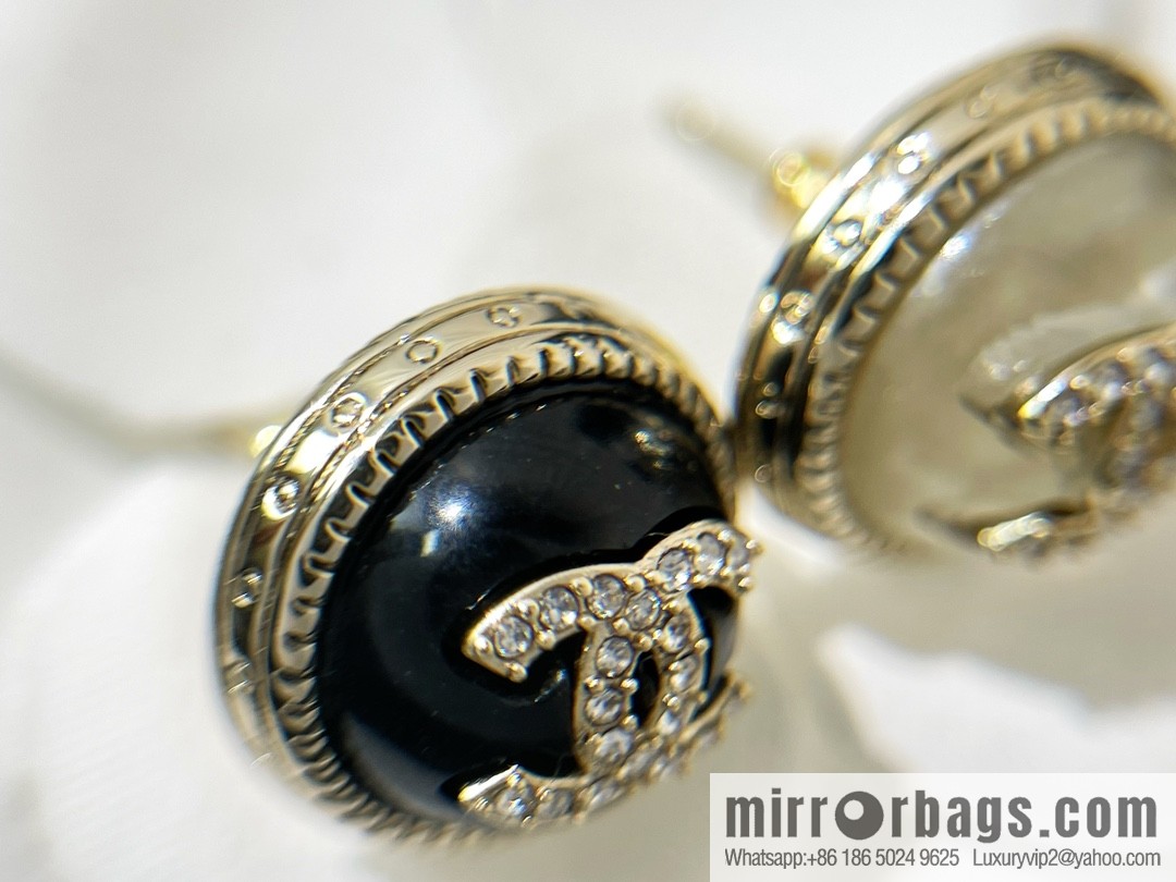 New ☑️ CHANEL Chanel double c full diamond, black and white beads, stud earrings