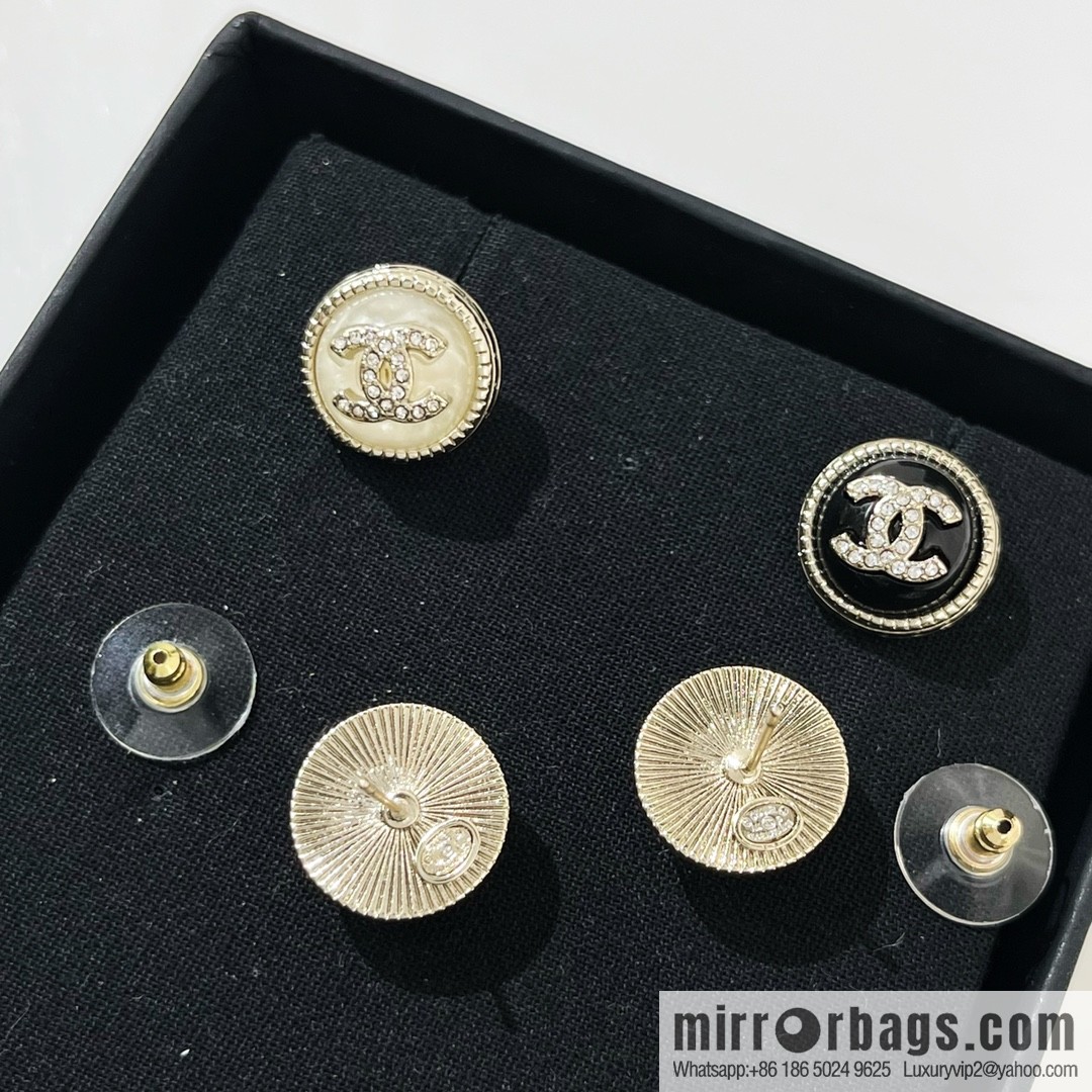 New ☑️ CHANEL Chanel double c full diamond, black and white beads, stud earrings
