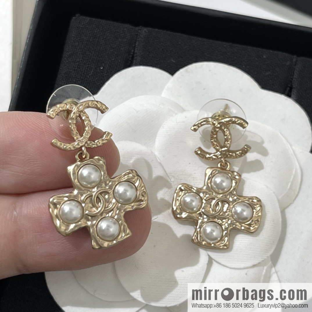 New ☑️ CHANEL Chanel double c cross pearl stud earrings