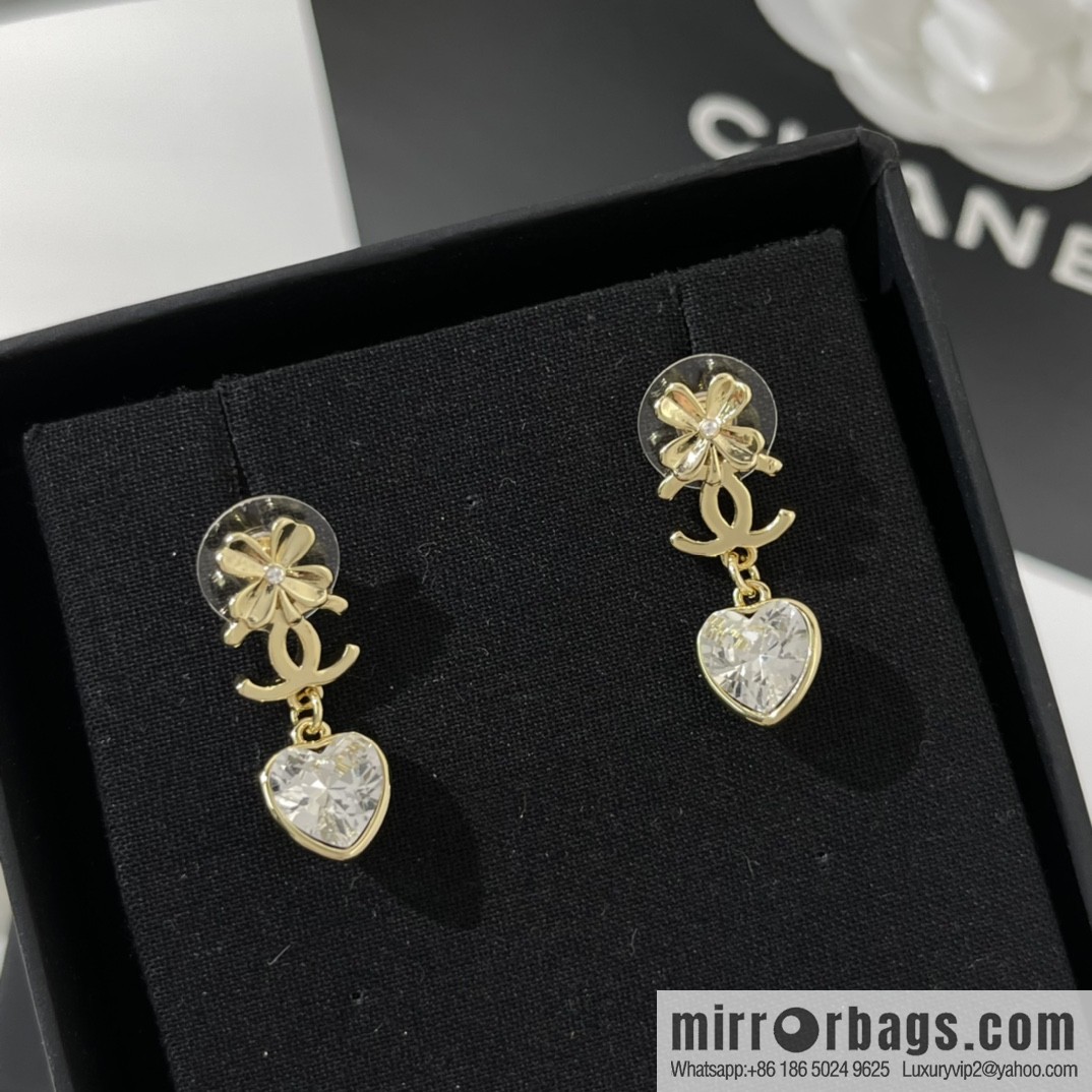 New ☑️ CHANEL Chanel double c four-leaf clover peach heart earrings