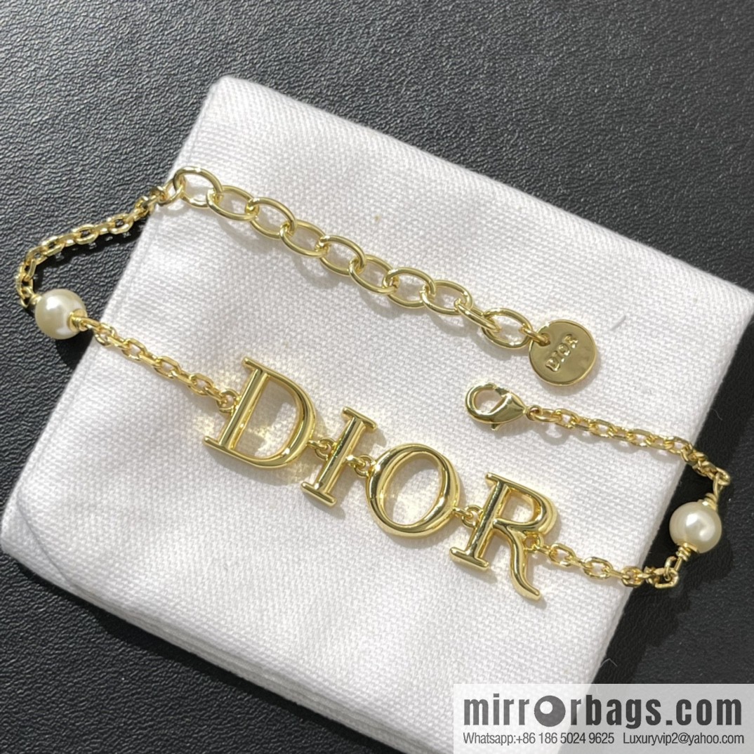 New ☑️ DIOR Dior letter necklace bracelet