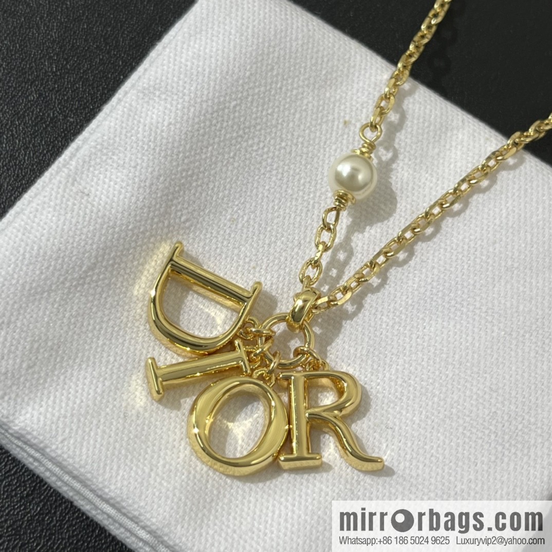 New ☑️ DIOR Dior letter necklace bracelet