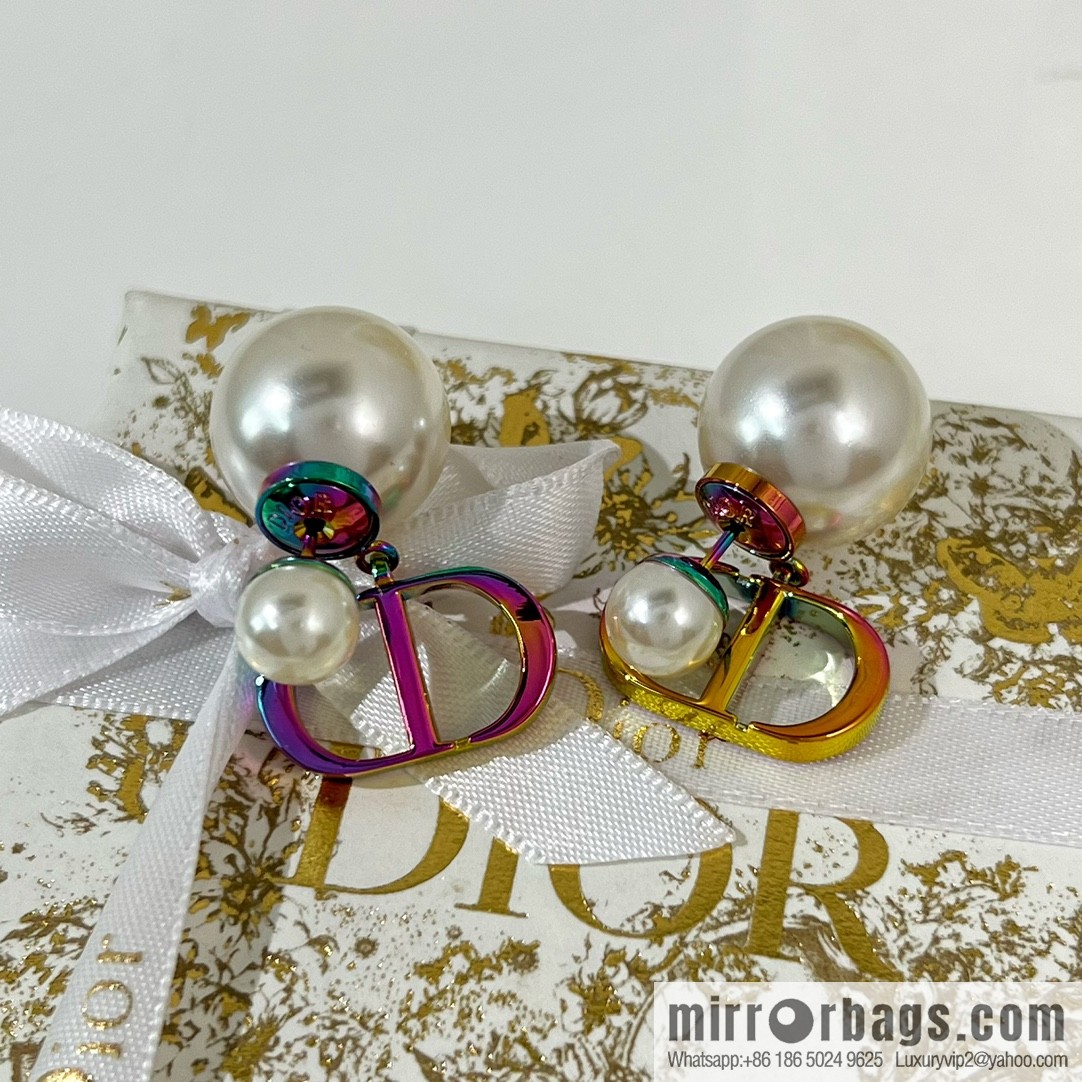 New ☑️ DIOR Dior CD size pearl stud earrings