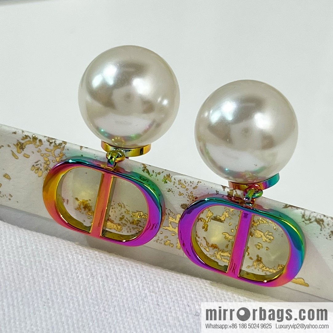 New ☑️ DIOR Dior CD size pearl stud earrings