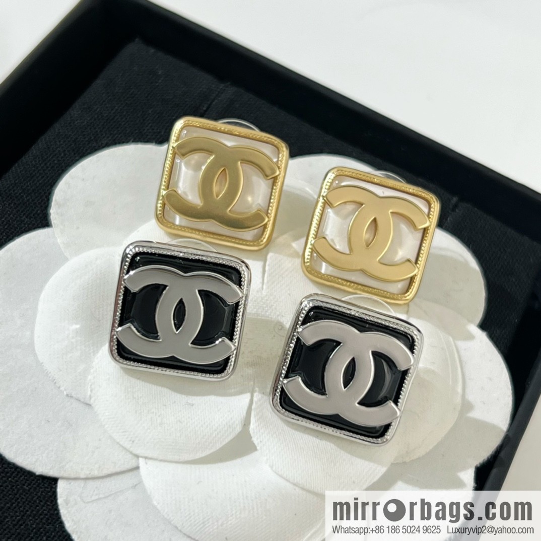 New ☑️ CHANEL Chanel double c square black and white stud earrings