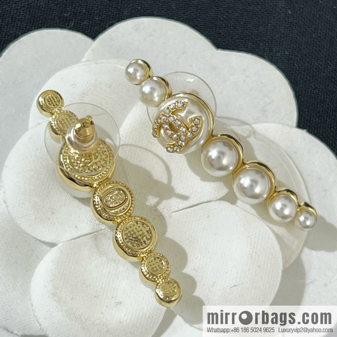 New ☑️ CHANEL Chanel double c pearl stud earrings
