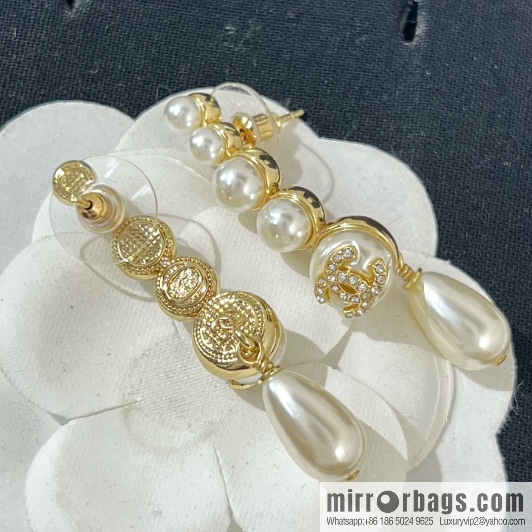 New ☑️ CHANEL Chanel double c pearl stud earrings