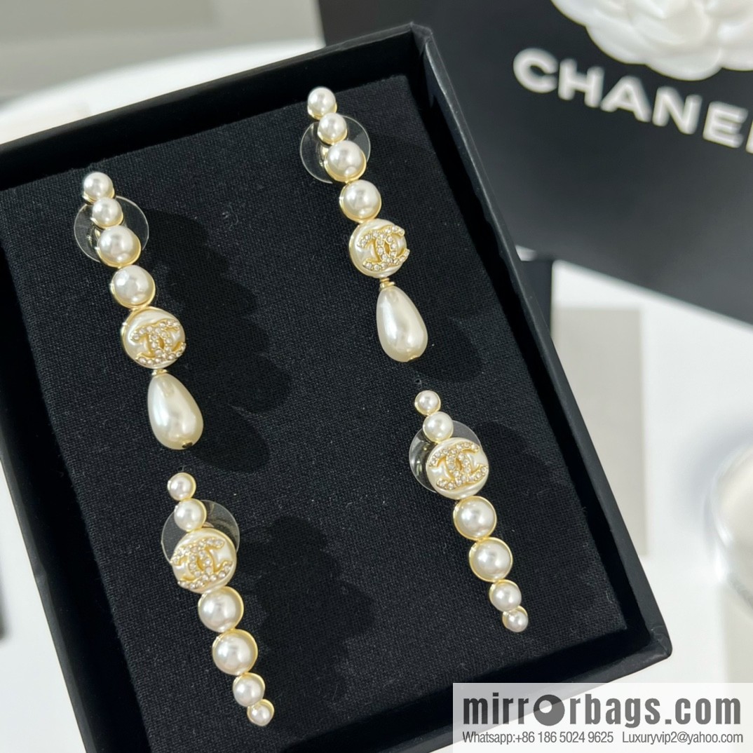 New ☑️ CHANEL Chanel double c pearl stud earrings