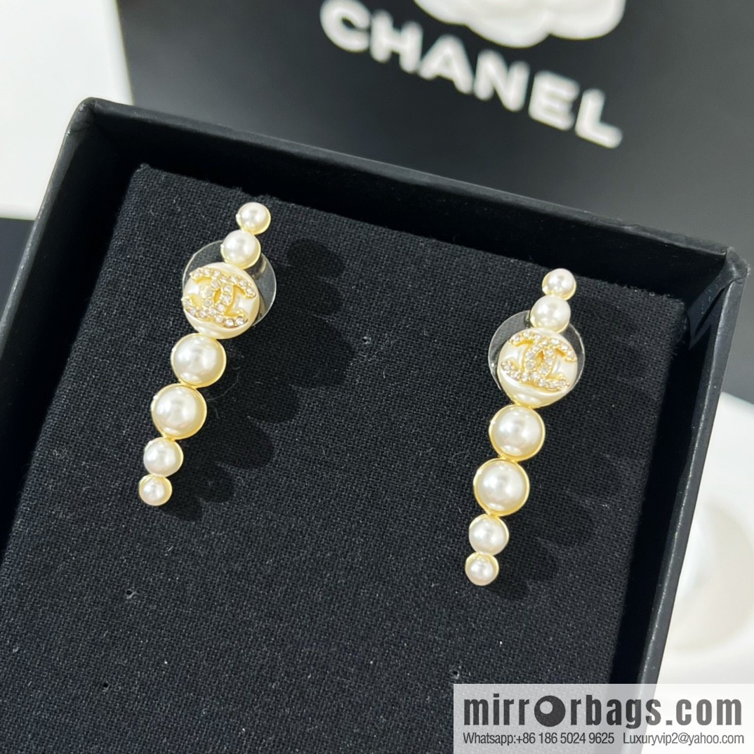 New ☑️ CHANEL Chanel double c pearl stud earrings