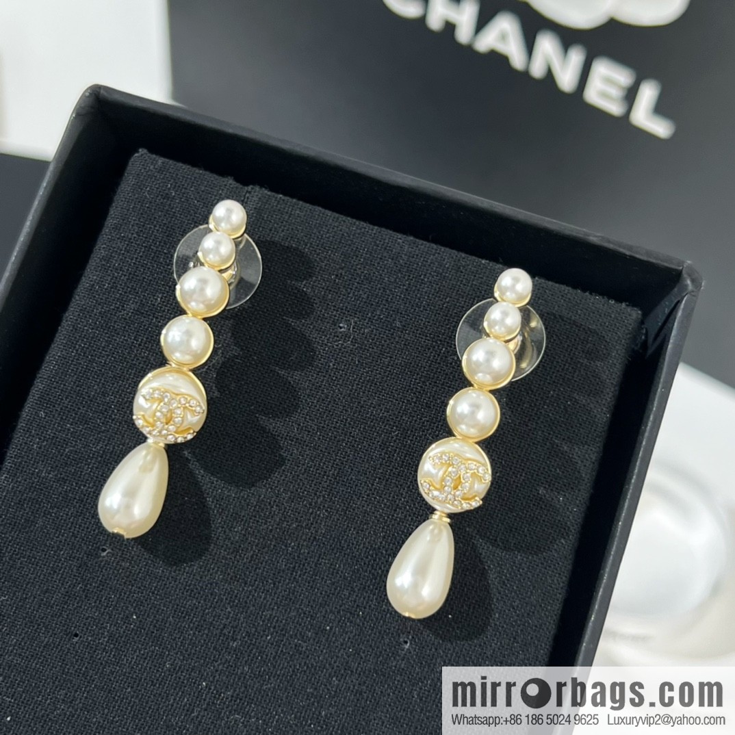 New ☑️ CHANEL Chanel double c pearl stud earrings