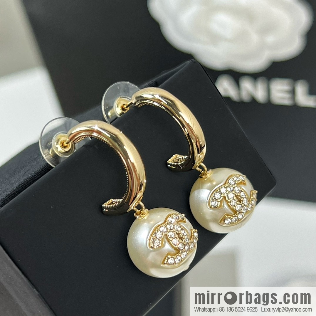 New ☑️ CHANEL Chanel double c pearl stud earrings