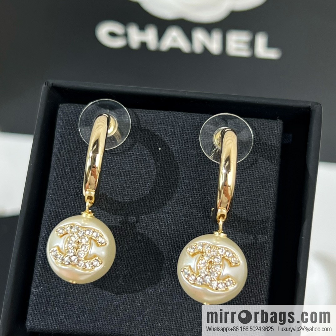 New ☑️ CHANEL Chanel double c pearl stud earrings