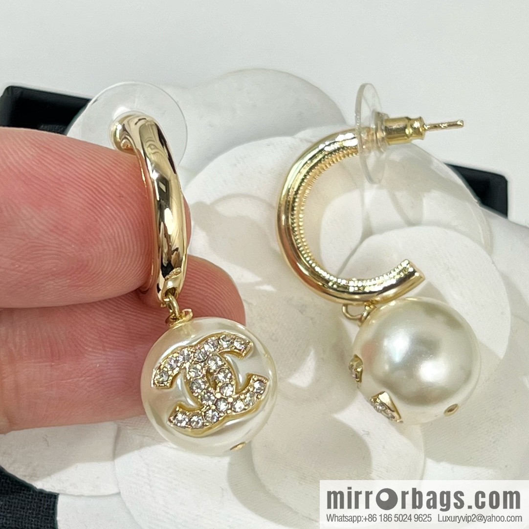 New ☑️ CHANEL Chanel double c pearl stud earrings