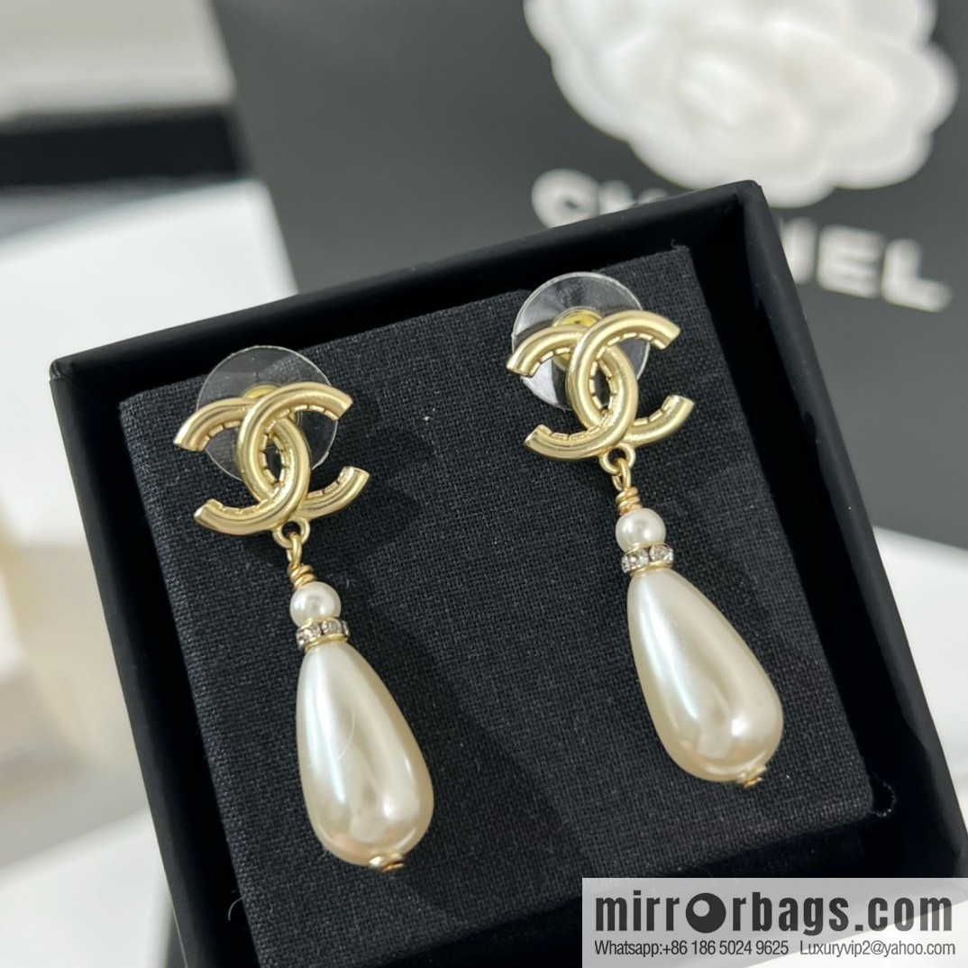 New ☑️ CHANEL Chanel double c pearl stud earrings