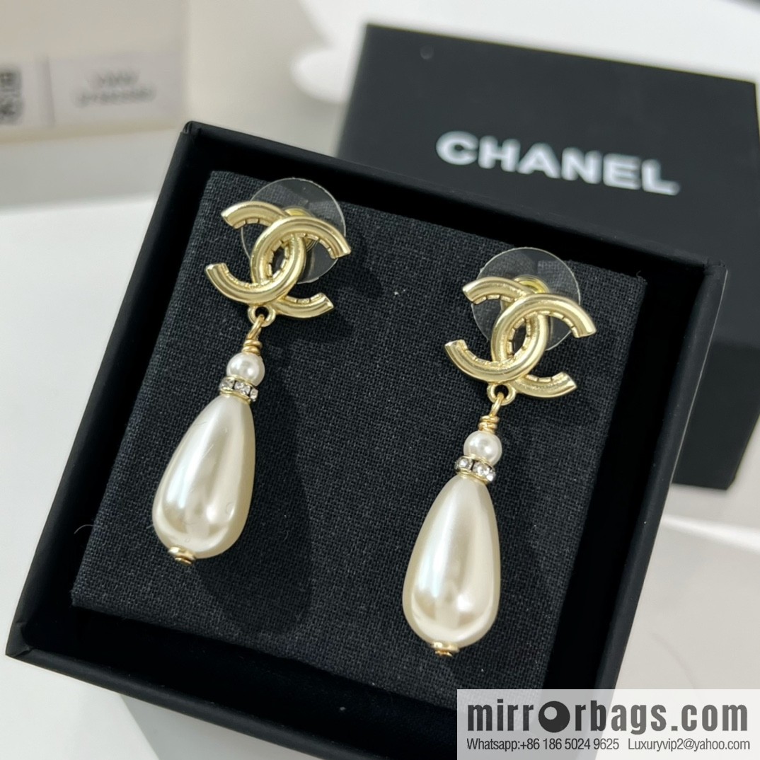 New ☑️ CHANEL Chanel double c pearl stud earrings
