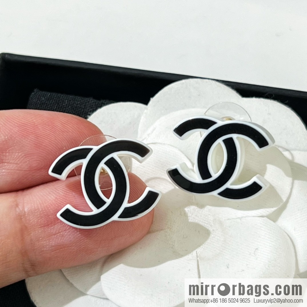 New ☑️ CHANEL Chanel double c acrylic stud earrings