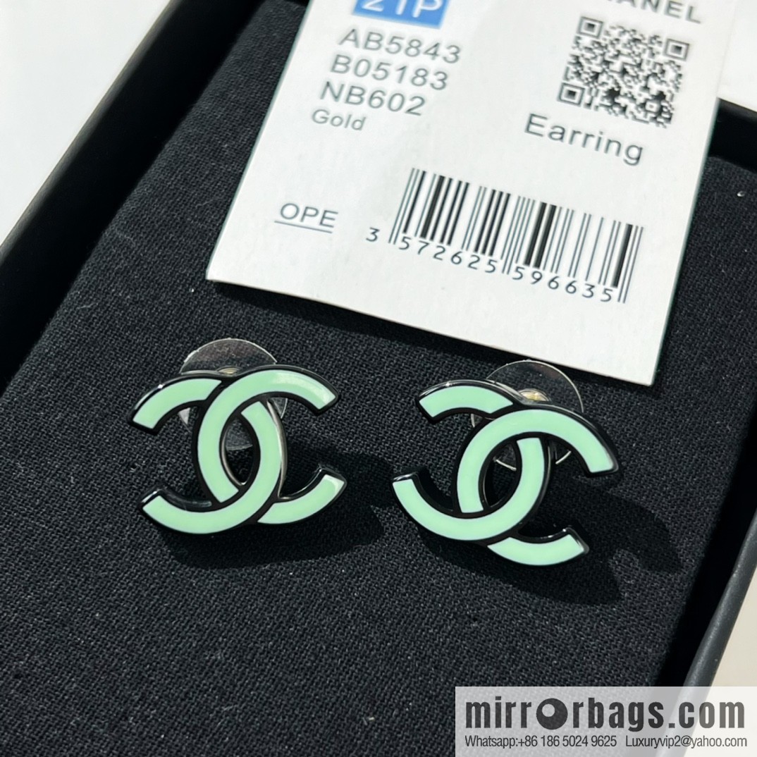 New ☑️ CHANEL Chanel double c acrylic stud earrings