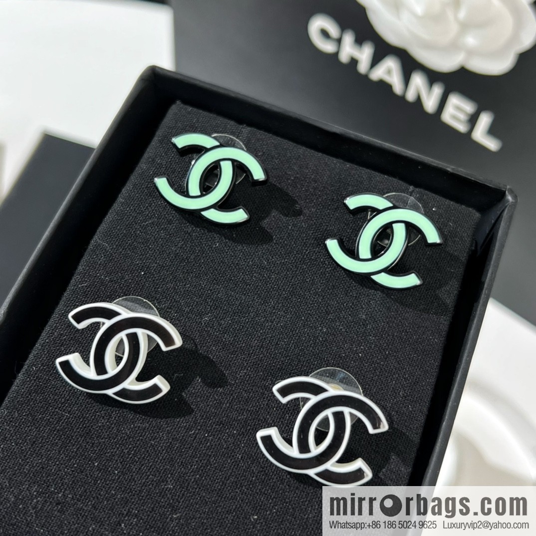 New ☑️ CHANEL Chanel double c acrylic stud earrings