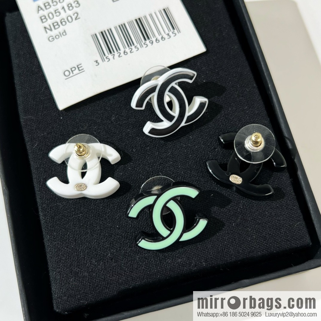 New ☑️ CHANEL Chanel double c acrylic stud earrings