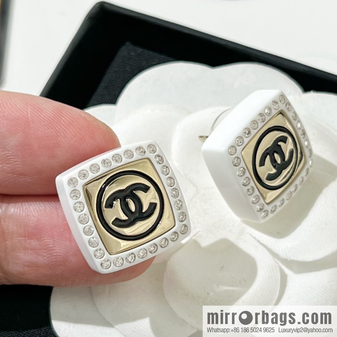 New ☑️ CHANEL Chanel double c acrylic stud earrings