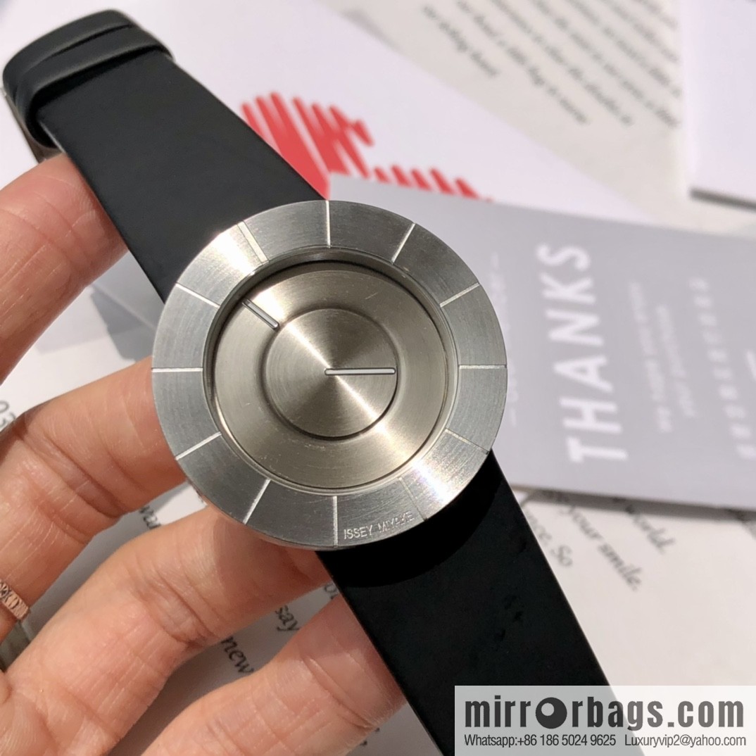 Issey Miyake! Original order quartz watch