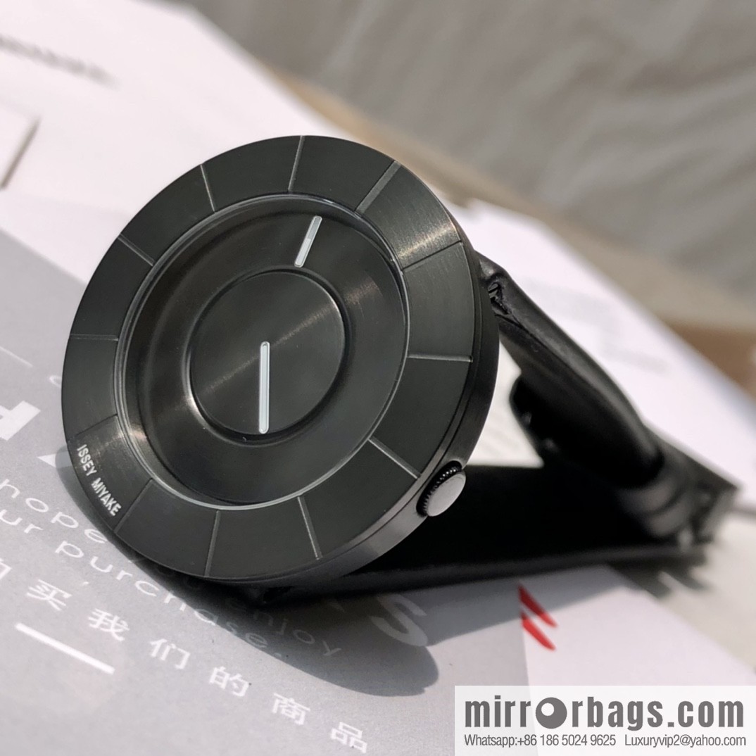 Issey Miyake! Original order quartz watch