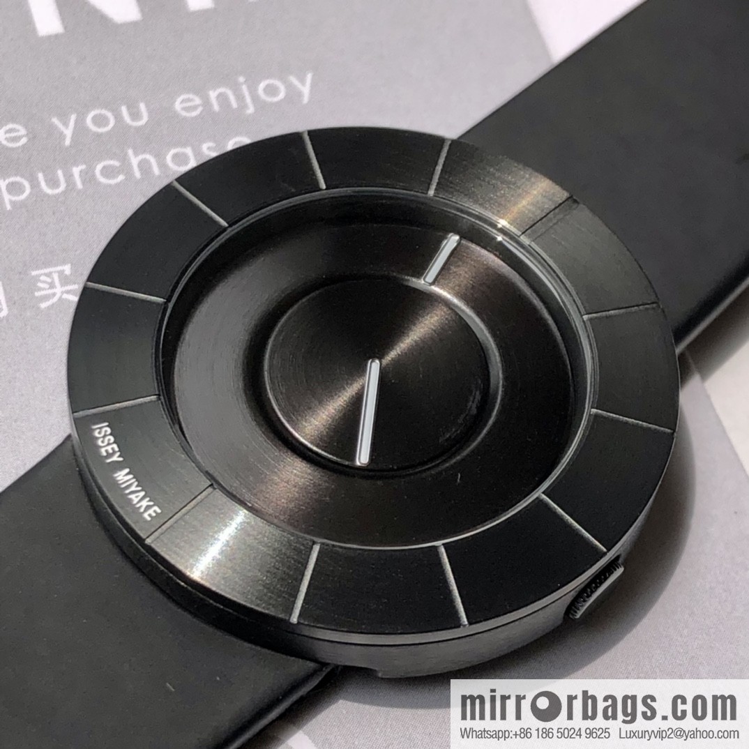 Issey Miyake! Original order quartz watch
