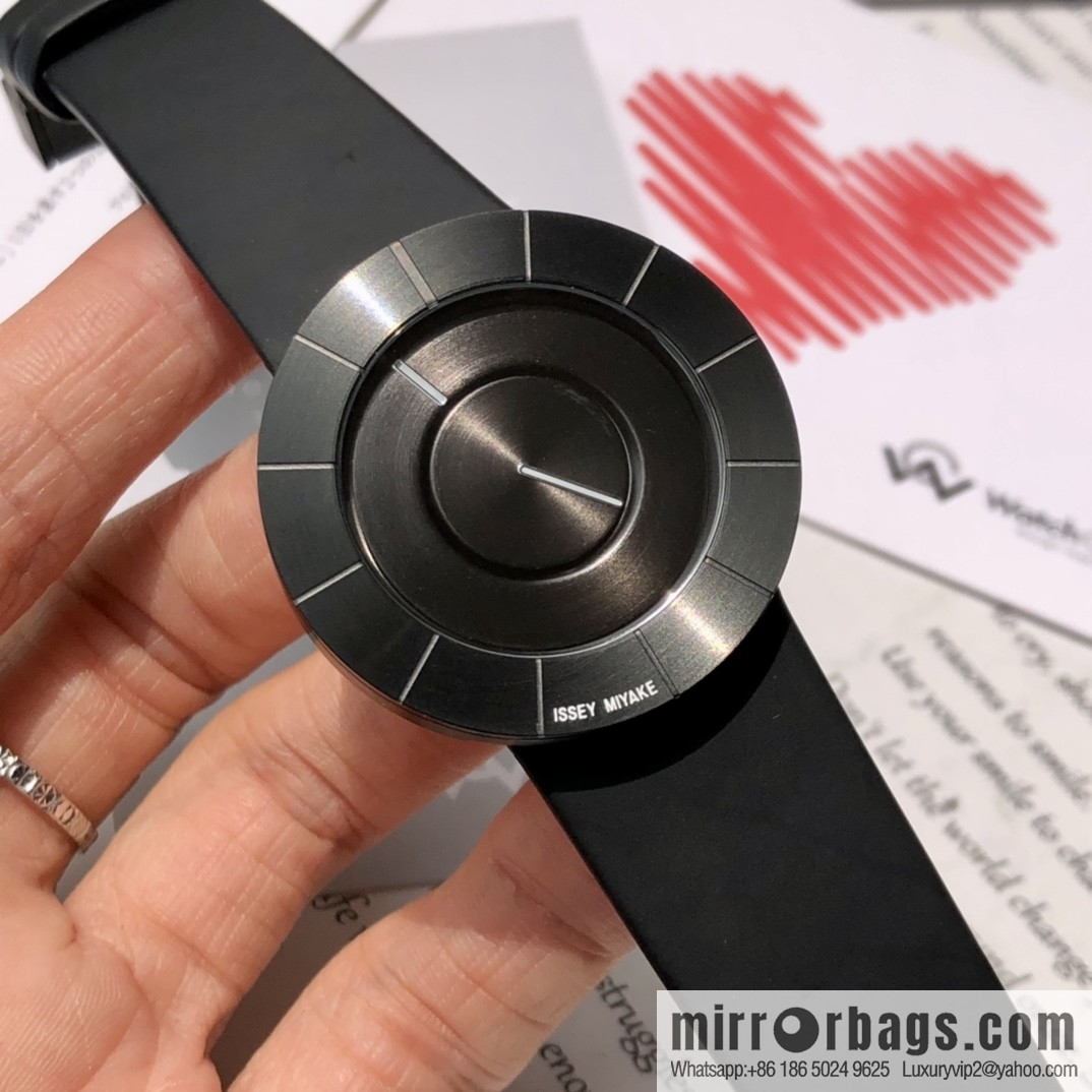 Issey Miyake! Original order quartz watch