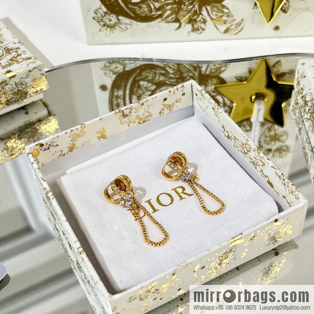 New ☑️ DIOR Dior CD fringed stud earrings