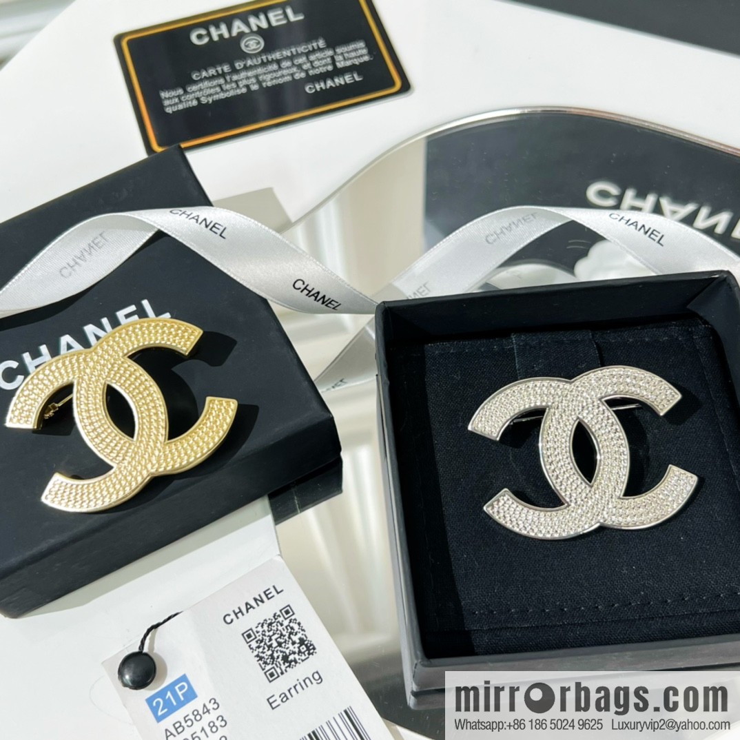 New ☑️ Chanel double c brooch