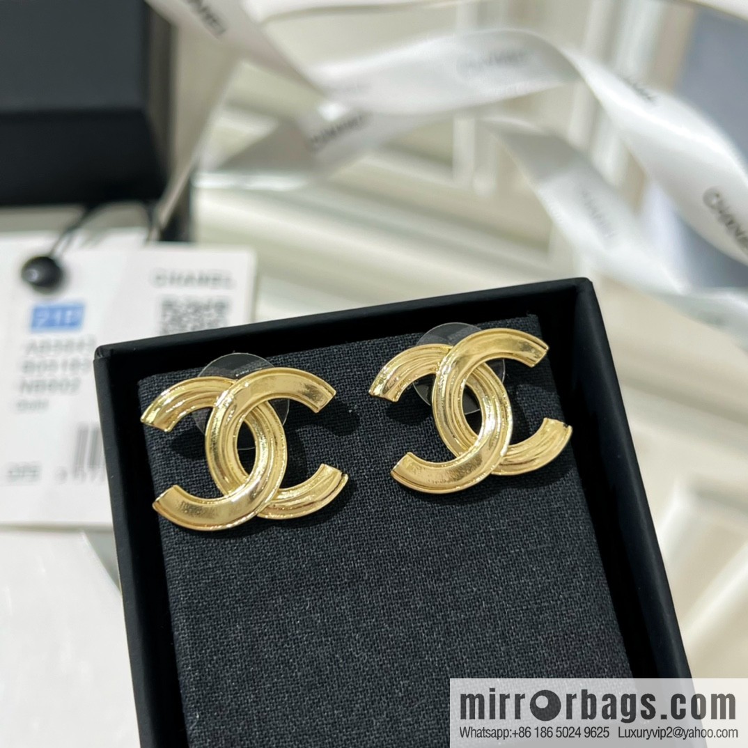 New ☑️ CHANEL Chanel gold double c stud earrings