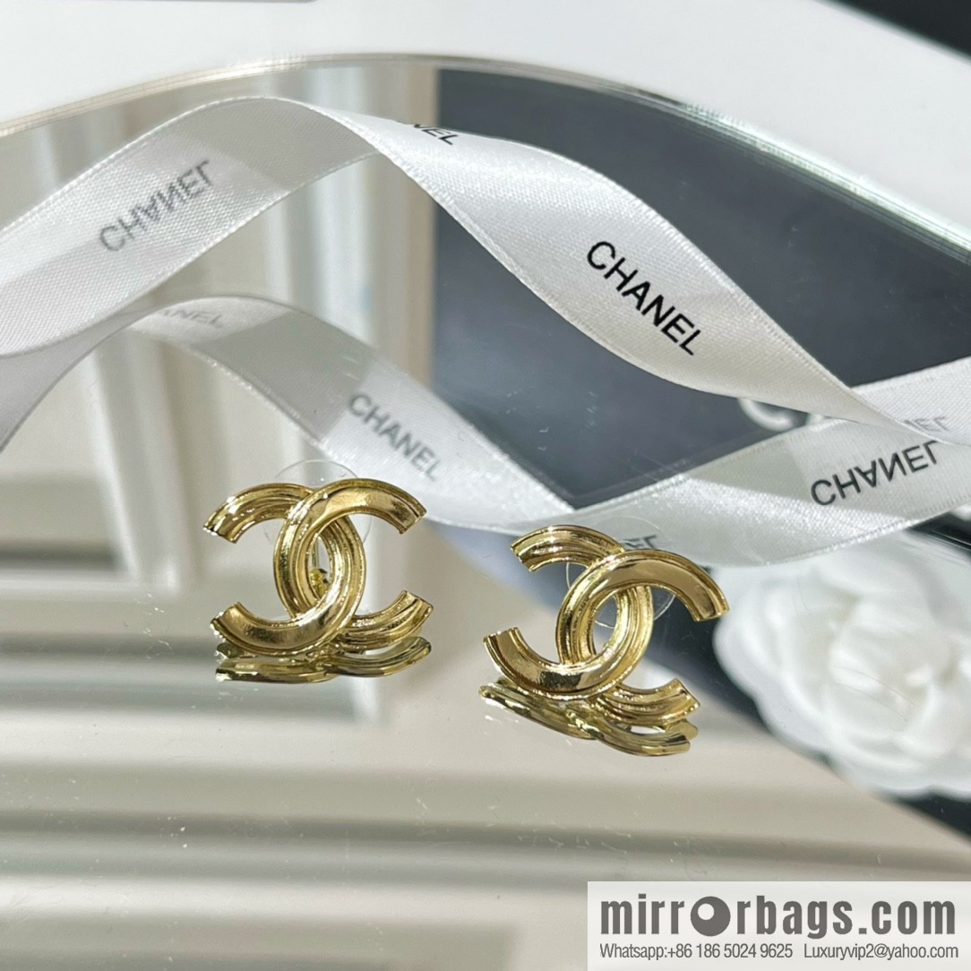 New ☑️ CHANEL Chanel gold double c stud earrings