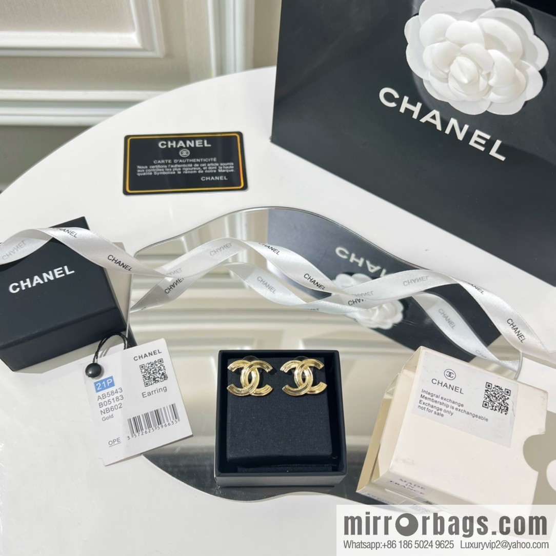 New ☑️ CHANEL Chanel gold double c stud earrings