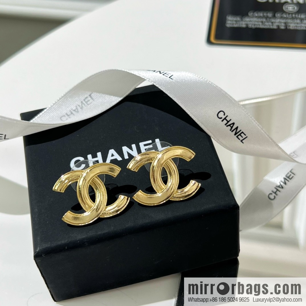 New ☑️ CHANEL Chanel gold double c stud earrings