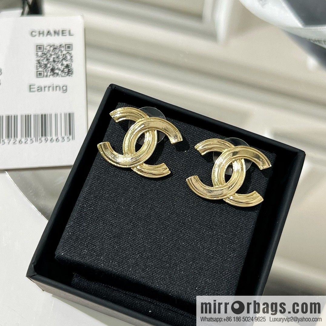 New ☑️ CHANEL Chanel gold double c stud earrings