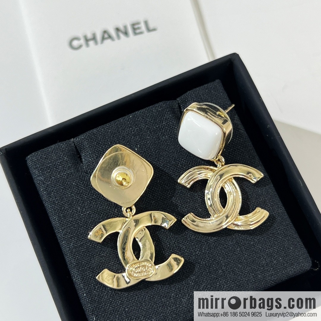 New ☑️ CHANEL Chanel double c white rhombus, stud earrings