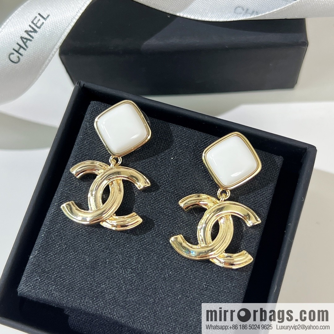 New ☑️ CHANEL Chanel double c white rhombus, stud earrings