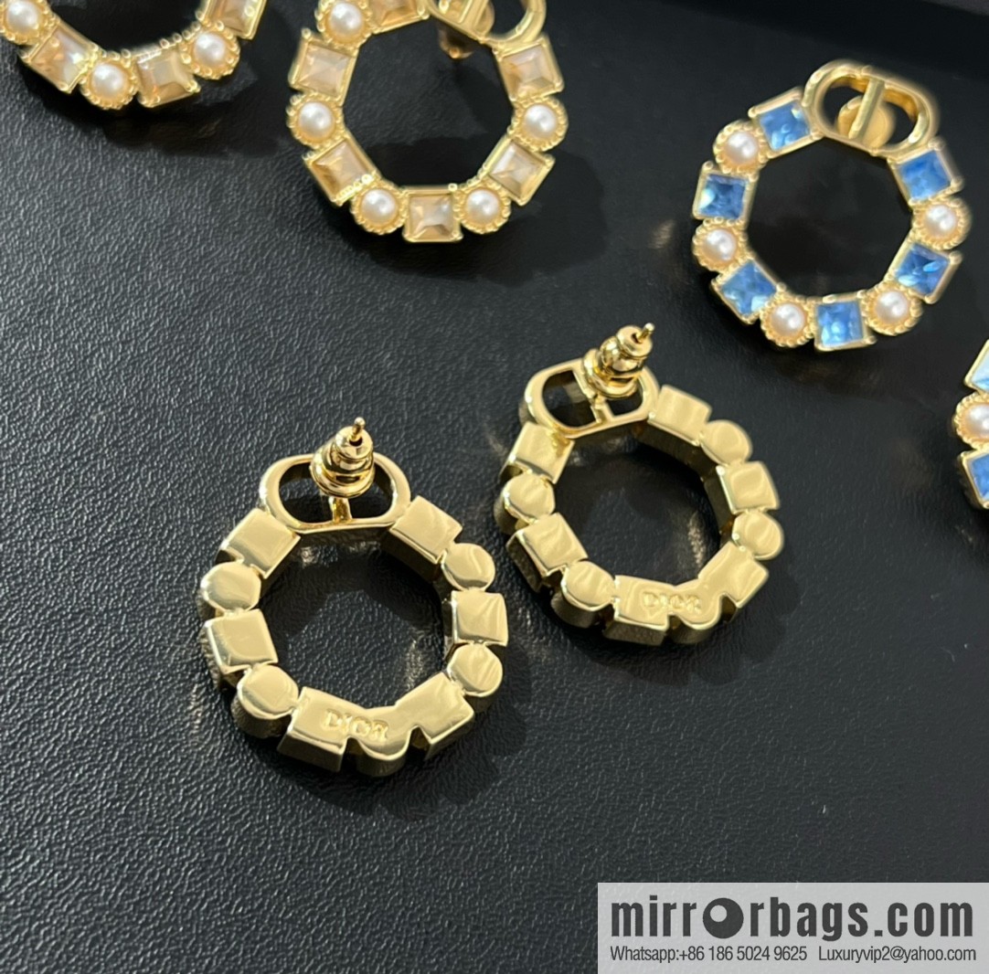 New ☑️ DIOR Dior CD square diamond stud earrings