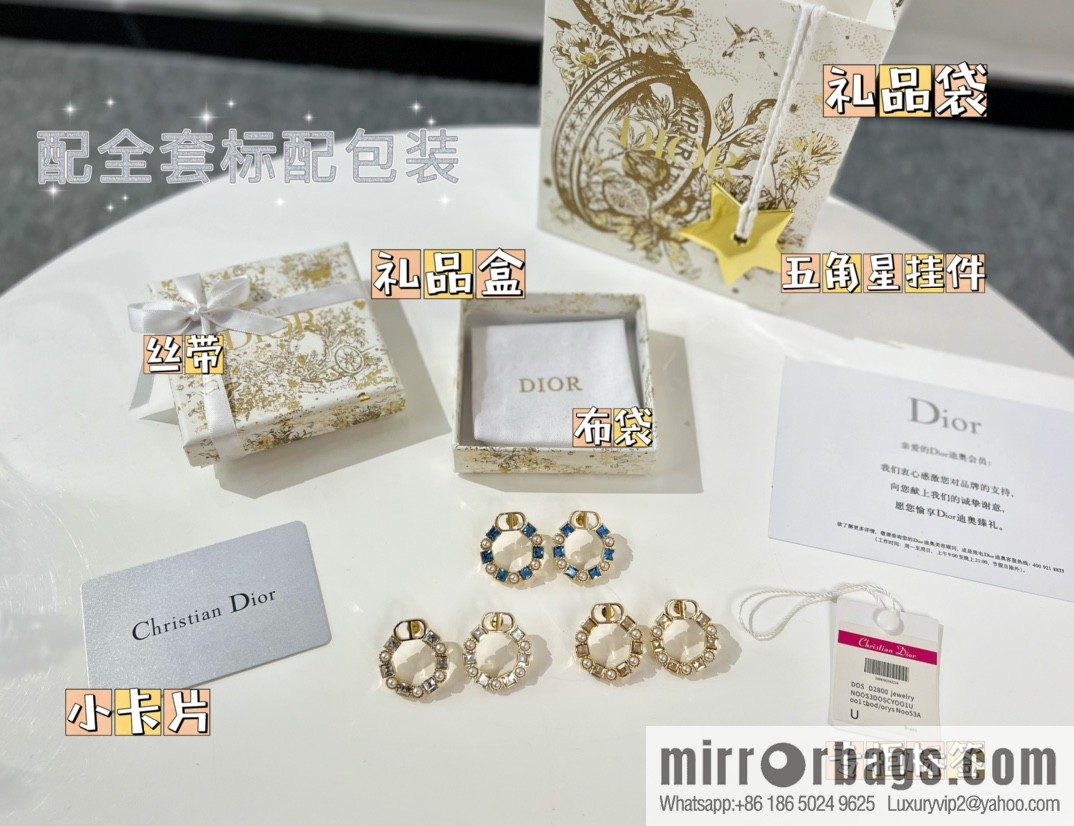 New ☑️ DIOR Dior CD square diamond stud earrings